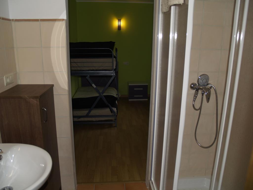 Albergue De Yebra Yebra de Basa Esterno foto