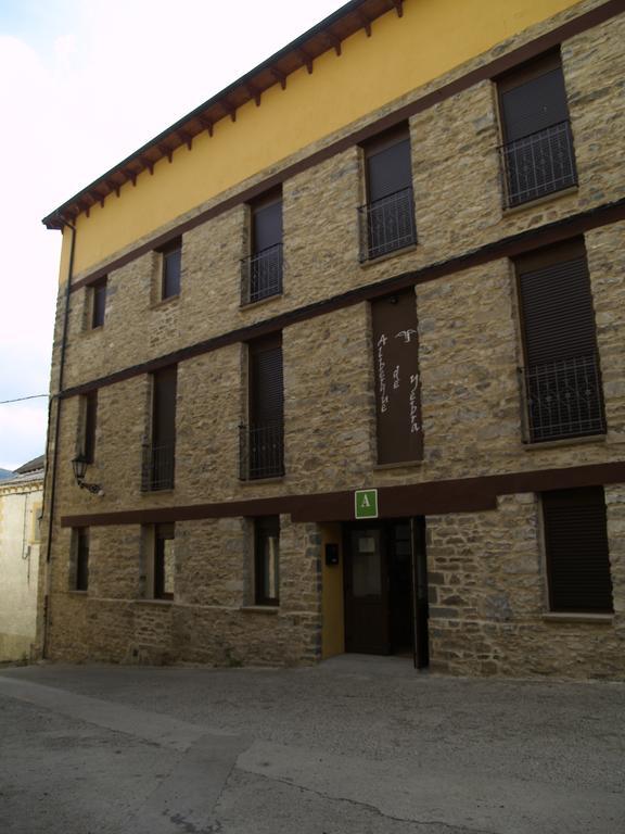 Albergue De Yebra Yebra de Basa Esterno foto